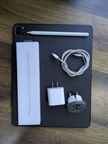 ipad 2 купить бу: Планшет, Apple, память 256 ГБ, 12" - 13", 4G (LTE), Б/у, Классический цвет - Серебристый