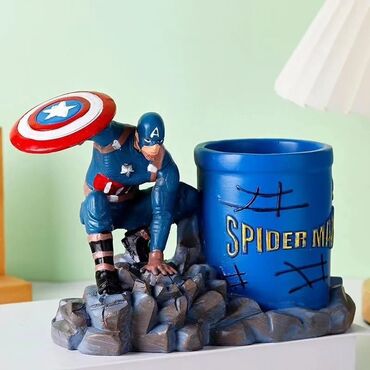 Oyuncaqlar: Suvenır qelem, karandaş qabı.futbolcularin fiqurui ile.Futbolcu — 4