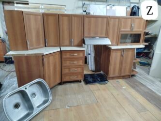 Kreslolar: Mətbəx mebeli satılır. Qiymət 350 azn. Ölçü 3.10sm, üzərində qaz