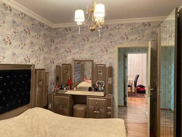 Köhnə tikili: Bakı, 3 otaqlı, Köhnə tikili, m. Xalqlar Dostluğu, 85 kv. m — 2