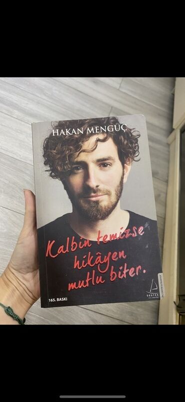 Kalbin Temizse Hikayen Mutlu Biter, Hakan Mengüç tərəfindən yazılmış