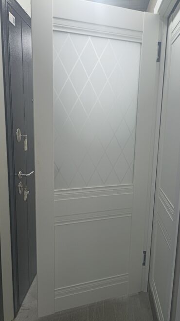 Межкомнатные двери: Межкомнатная дверь белого цвета с классическим дизайном. Подойдет для at lalafo.kg — 3 Межкомнатные двери: Межкомнатная дверь белого цвета с классическим дизайном. Подойдет для — 3