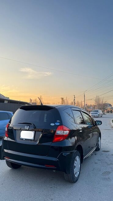 донголок фит: Honda Fit: 2011 г., 1.3 л, Автомат, Бензин