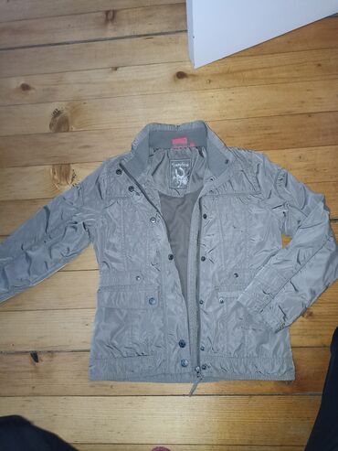 north face jakne: Windbreaker jacket