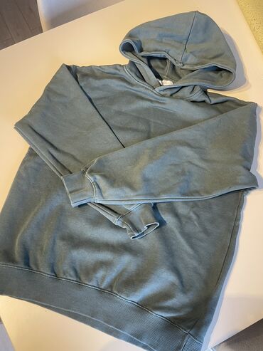 qirmizi kofta: 9m
Zara model
13-14 yas
2ci el,az geyinilib