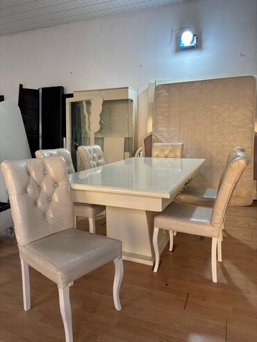 Mebel: Qonaq otağı üçün, İşlənmiş, 6 stul