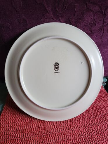 Ostalo posuđe: Tanjir nov iz 80ih Rec Castelroux Francuska,rucni rad,rucno oslikan — 8