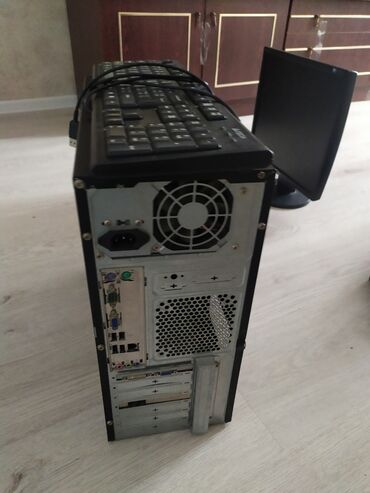 Korpuslar: Masaüstü kompüter sistemi – ATX tipli qara korpus Xarici görünüş: - — 28