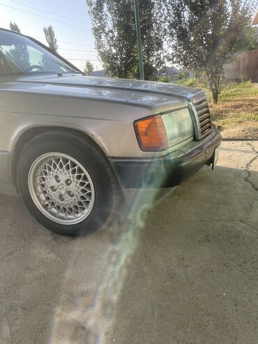 215 60 r15: Mercedes-Benz 190: 1991 г., 2.3 л, Механика, Бензин, Седан