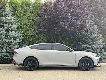 byd e1: Changan Uni-V: 2024 г., 1.5 л, Робот, Бензин, Лифтбек — 8