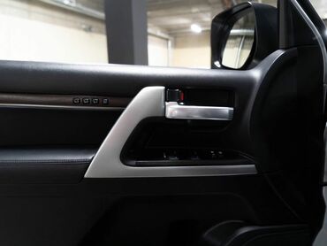 Toyota: Toyota Land Cruiser: 2021 г., 5.7 л, Автомат, Бензин, Внедорожник — 15