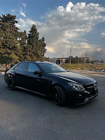 e 220 2013: Mercedes-Benz E-Class: 3.5 l | 2011 il Sedan — 5