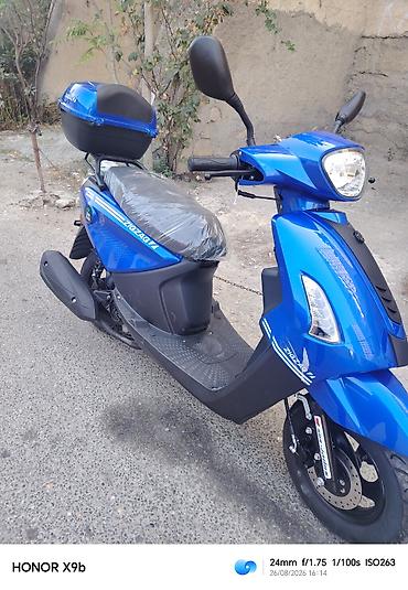 moped zigzag: Məhsul: Şəhər üçün rahat Motosiklet(moped) skuter + dəbilqə + telefon — 1