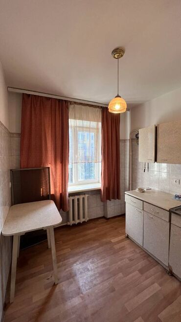 пол дома в бишкеке: 2 комнаты, 42 м², Индивидуалка, 5 этаж, Старый ремонт