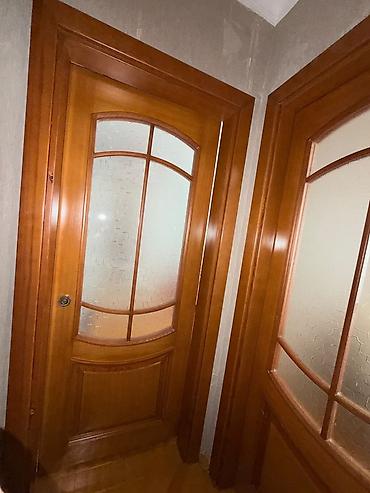Qapılar və aksessuarlar: Təmiz qoz agacidi 4 ədədi Məlumatlı qapı dəsti – ağac və şüşə — 3