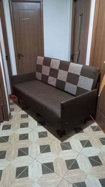 диван кровать трансформер: Диван б/у и два кресла в отличном состоянии, не раскладной.Цена 10000