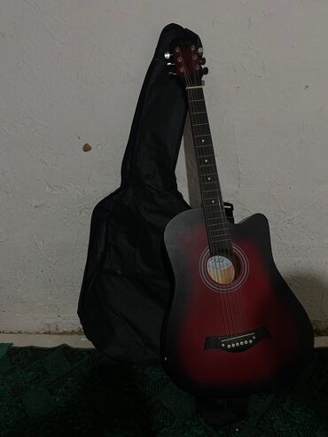 струны для гитары для начинающих: Акустическая гитара с вырезом (cutaway) + мягкий чехол. - Тип