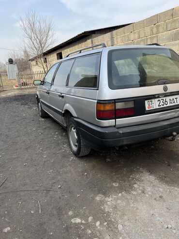 Транспорт: Volkswagen Passat: 1.8 л | 1990 г. | Универсал
