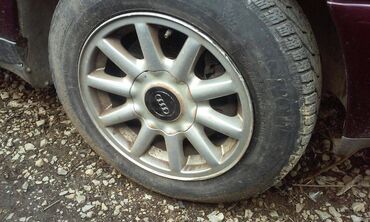 zaštita za auto od leda: Alu felne audi 15 sa gumama,,raspon rupa 5x112,,cetri kom,imaju