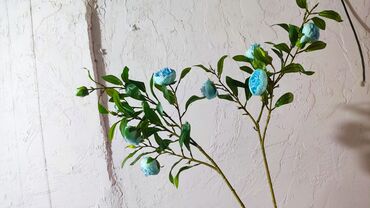 exeq p 1040: Продаю искусственные цветы ветви персика с голубыми цветами. 2 шт