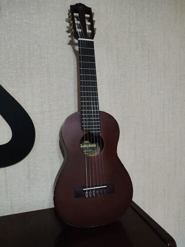 испанские акустические гитары: Детская гитара. В отличном состоянии. Продаем в связи с тем, что