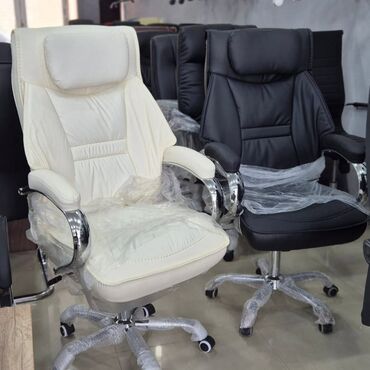 Ofis və oyun kresloları: Yeni, Təkərli, Qolları tənzimlənir, Dəri — 14