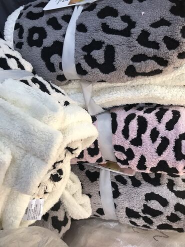 Одеяла и пледы: Плед, Новый, Все сезоны, Двусторонний, Плюшевый — 9