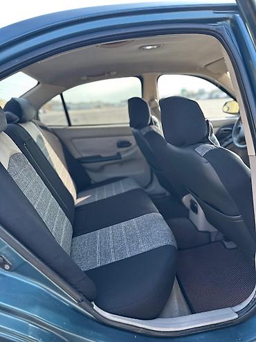 karopkalar: Hyundai Elantra: 2 l | 2003 il Sedan — 3