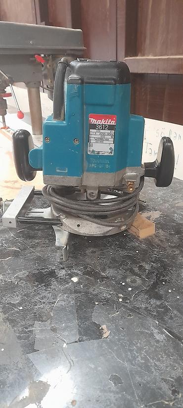 frez stanoku: Makita 3612 frezə (yiv açma/oyma üçün üst frezə) - Güc: 1650 W - — 1