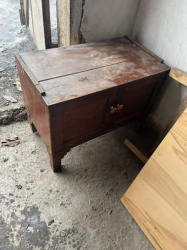 Сундуки: Продаю шкафчик, крепкий. 800 сом. Адрес Боконбаева-Исанова — 1