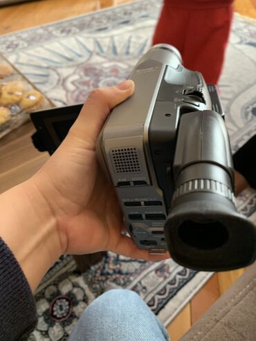 wi fi kodu deyismek: İşlək olub videokameradı batareyasını dəyişmək lazımdı CVS