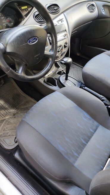 Ford: Ford Focus: 2002 г., 2 л, Автомат, Бензин, Хэтчбэк — 8
