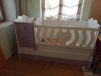 şpaklyovka qiyməti: Oğlan və qız üçün, İşlənmiş, Dördbucaq, Beşik, Dəstsiz, Matrassız, Yellənmə mexanizm ilə