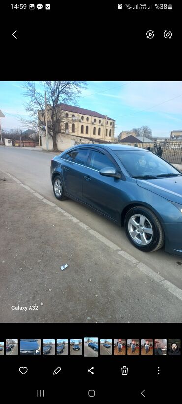 avtomobil nissan mikra: Chevrolet Cruze: 1.4 l | 2012 il | 4 km Hetçbek