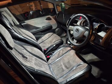 фишка на такси: Honda Fit: 2003 г., 1.3 л, Вариатор, Бензин, Хэтчбэк