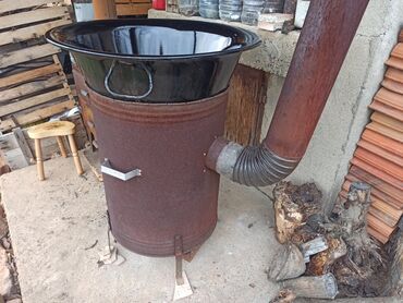 Ostala baštenska oprema: Kazan sa furunom za topljenje masti, kuvanje pekmeza itd. Furuna na lalafo.rs — 5 Ostala baštenska oprema: Kazan sa furunom za topljenje masti, kuvanje pekmeza itd. Furuna — 5