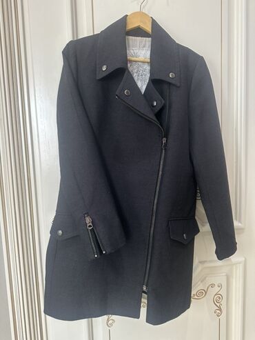 qadınlar üçün qısa paltolar: Qadınlar üçün tünd rəngli qısa palto/jaket - Dizayn: Asimmetrik ön