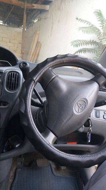 отдам фуру в рассрочку: Toyota Funcargo: 1.3 л, Автомат, Бензин, Вэн/Минивэн