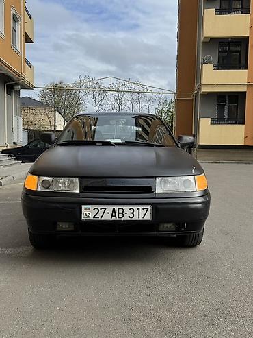 VAZ (LADA): Model: Lada 2112 (hatchback, 5 qapı) Rəng: qara (mat) Yanacaq: benzin — 1