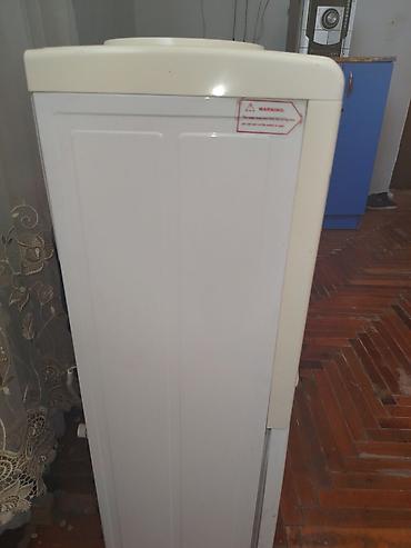 su krant: Dispenser Quicks, Döşəməüstü, Su isitmə ilə, İşlənmiş — 1