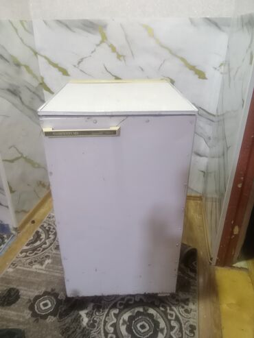 Ət çəkən maşınlar: İşlənmiş Mini Saratov Soyuducu Satılır, rəng - Ağ, Təkərli