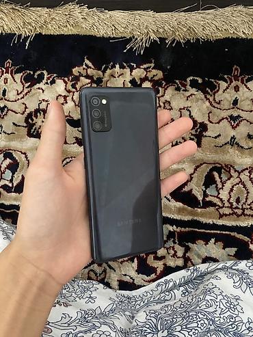 android auto: Смартфон Samsung (серия Galaxy A) в черном цвете. Ключевые — 3