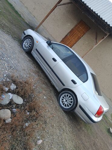 Hyundai: Hyundai Elantra: 2002 г., 1.6 л, Механика, Бензин, Седан — 8