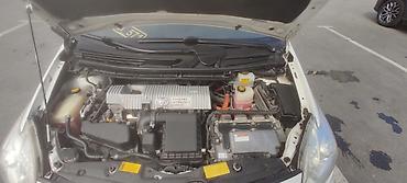 prius qiymət: Toyota Prius: 1.8 l | 2012 il Universal — 2