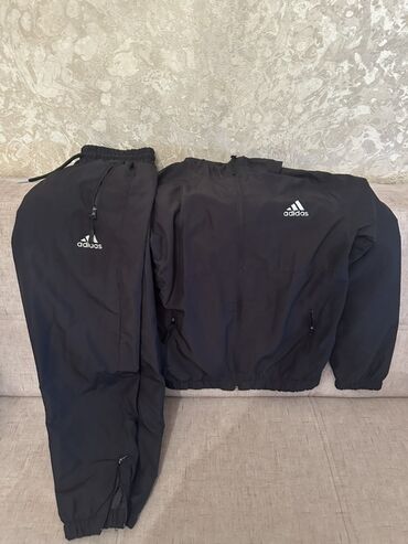 женские трикотажные спортивные костюмы: Adidas kişi idman dəsti – qara rəng - İki hissədən ibarət: yüngül