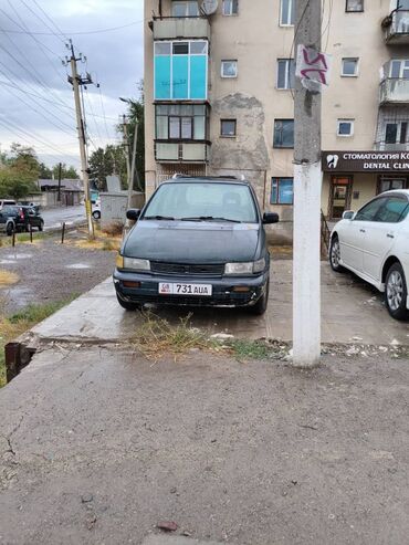 авто афтамат: Mitsubishi Space Wagon: 1993 г., 2 л, Механика, Бензин, Минивэн