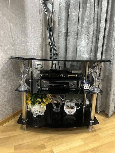 ofis əşyaları: İşlənmiş, Künc Tv altlığı, Polkalı, Şüşəli — 3