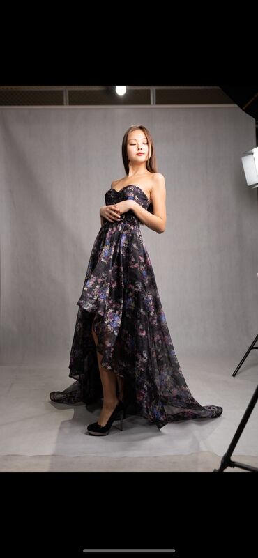 вечернее платье сзади: Вечернее платье, Длинная модель, Без рукавов, Корсет, S (EU 36)
