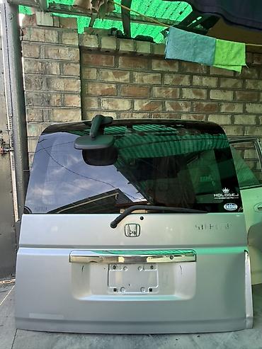 honda stepwgn полик: Крышка багажника Honda, 2003 г., Б/у, Оригинал — 3