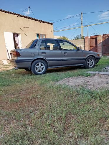 Mitsubishi: Mitsubishi Lancer: 1992 г., 1.5 л, Механика, Бензин